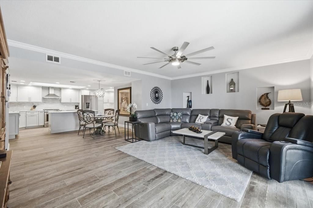 For Sale: $750,000 (2 beds, 2 baths, 1570 Square Feet)