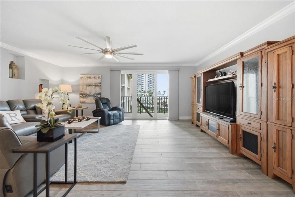 For Sale: $750,000 (2 beds, 2 baths, 1570 Square Feet)