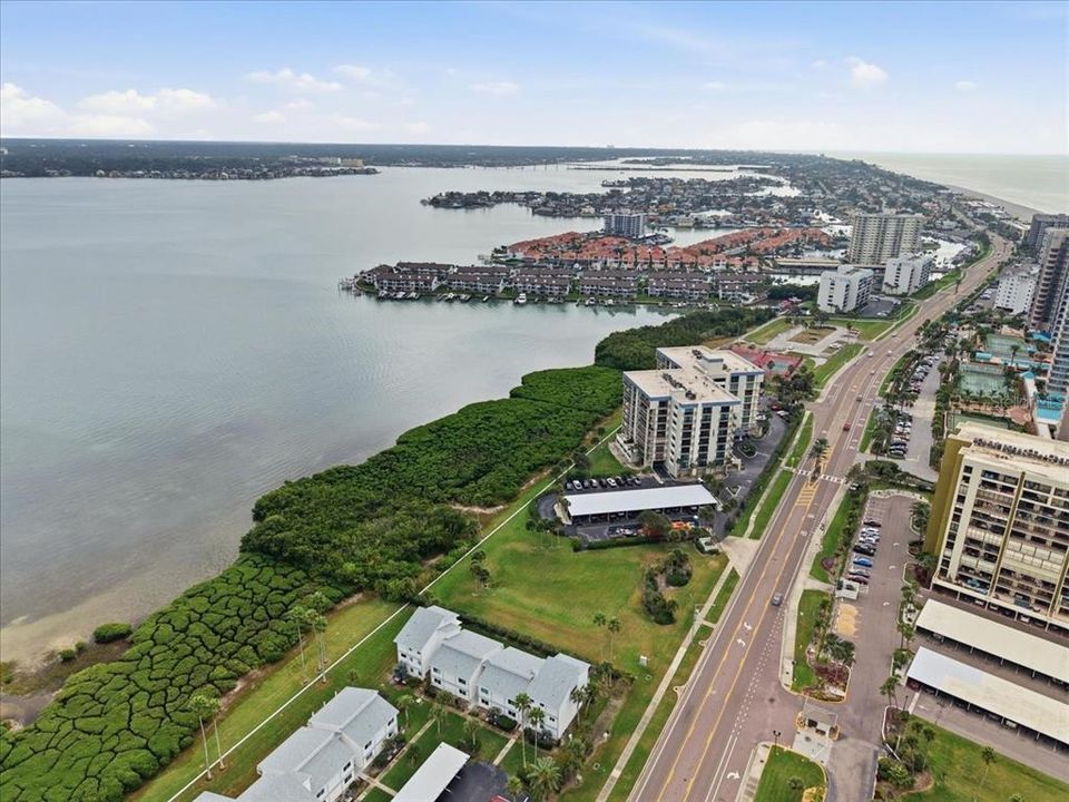 For Sale: $750,000 (2 beds, 2 baths, 1570 Square Feet)