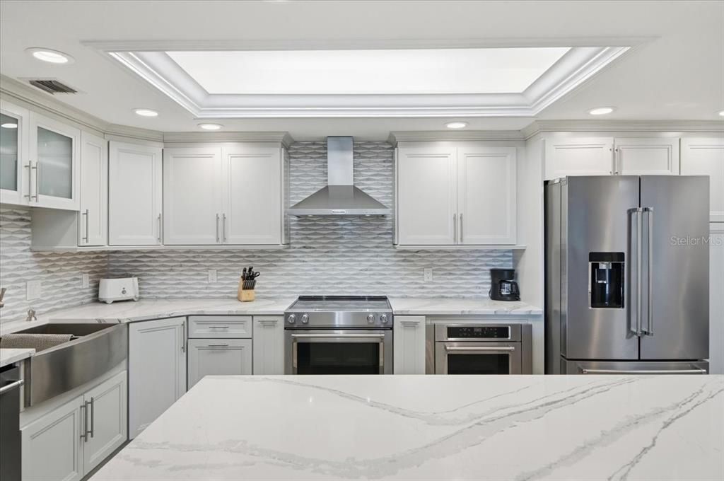 For Sale: $750,000 (2 beds, 2 baths, 1570 Square Feet)