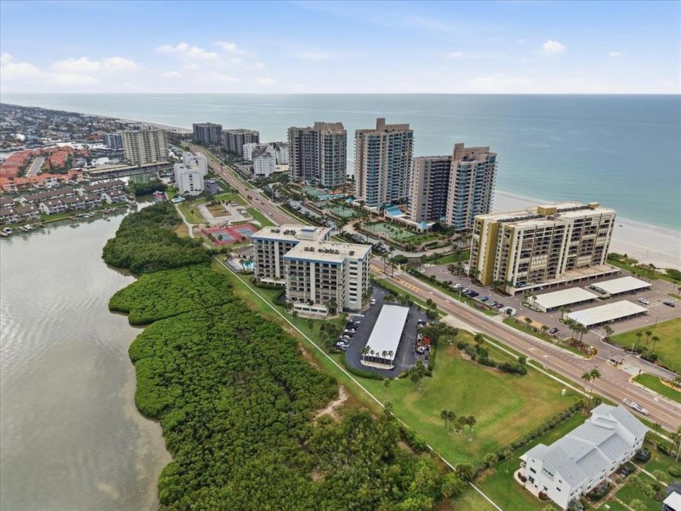 For Sale: $750,000 (2 beds, 2 baths, 1570 Square Feet)