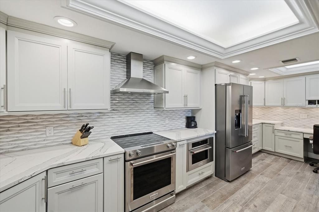 For Sale: $750,000 (2 beds, 2 baths, 1570 Square Feet)