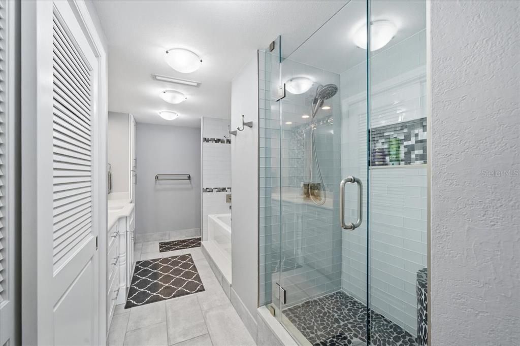 For Sale: $750,000 (2 beds, 2 baths, 1570 Square Feet)