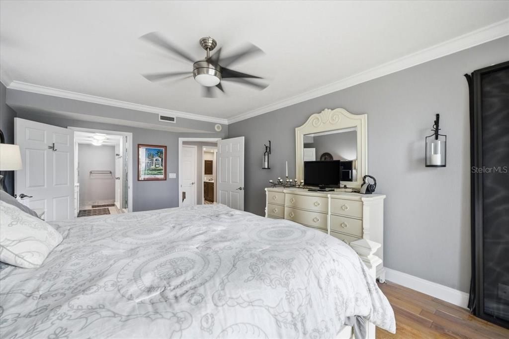 For Sale: $750,000 (2 beds, 2 baths, 1570 Square Feet)