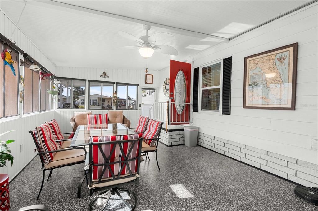 待售: $219,900 (2 贝兹, 2 浴室, 1762 平方英尺)