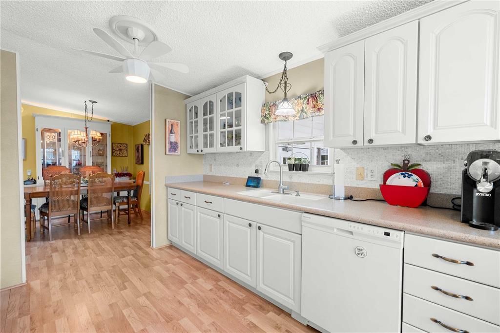 待售: $219,900 (2 贝兹, 2 浴室, 1762 平方英尺)