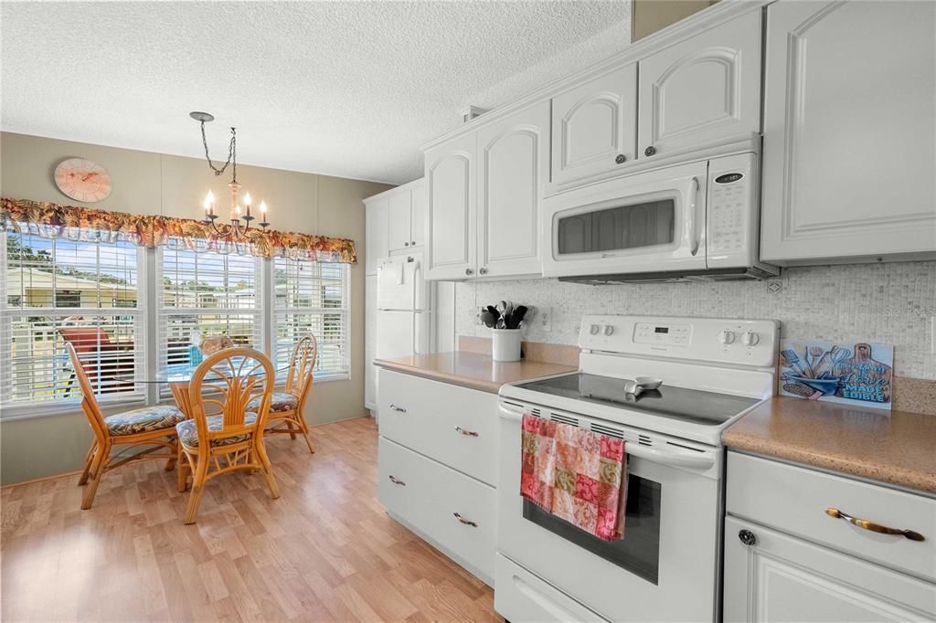 待售: $219,900 (2 贝兹, 2 浴室, 1762 平方英尺)