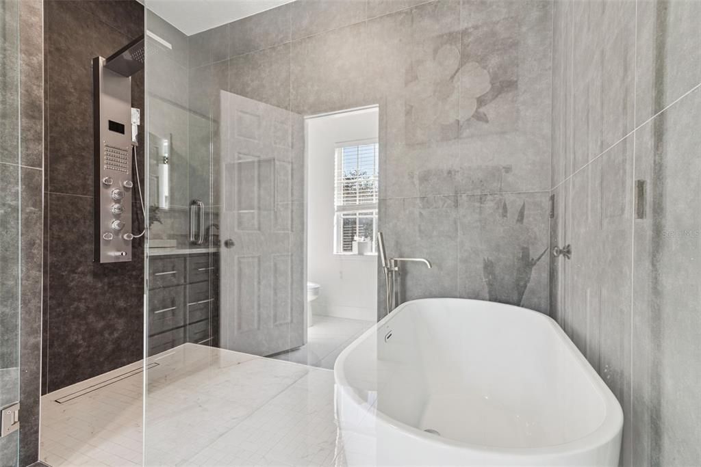 For Sale: $865,000 (4 beds, 3 baths, 2769 Square Feet)