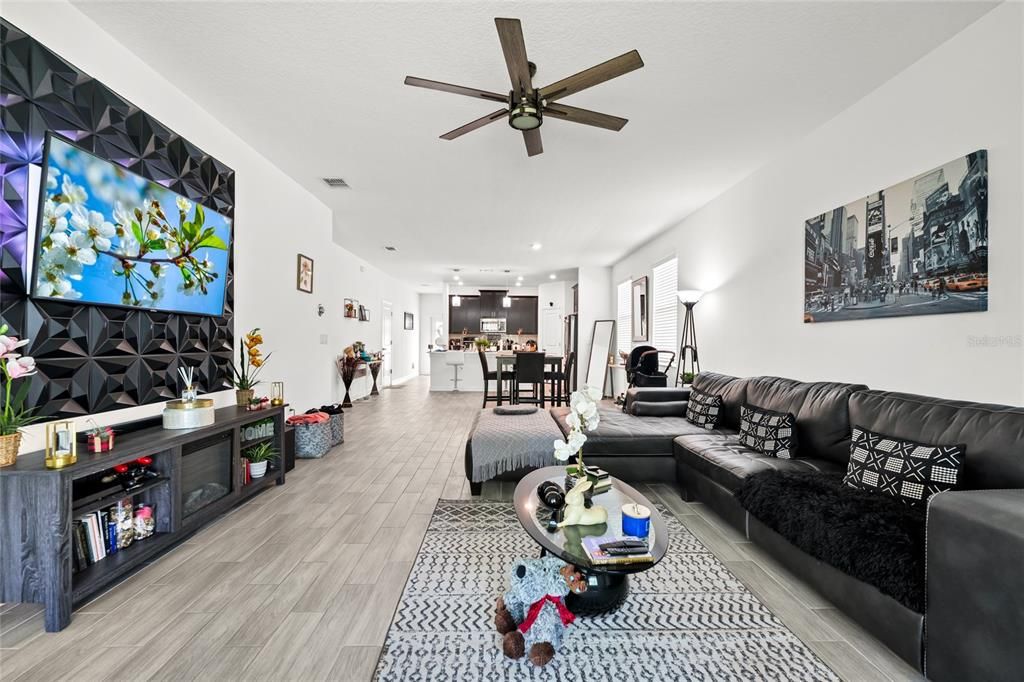 For Sale: $450,000 (3 beds, 2 baths, 1957 Square Feet)