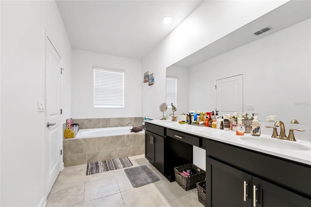 For Sale: $450,000 (3 beds, 2 baths, 1957 Square Feet)