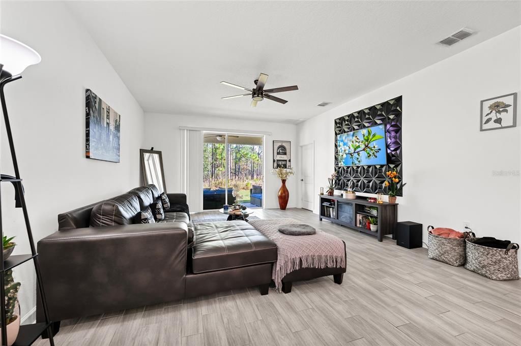 For Sale: $450,000 (3 beds, 2 baths, 1957 Square Feet)