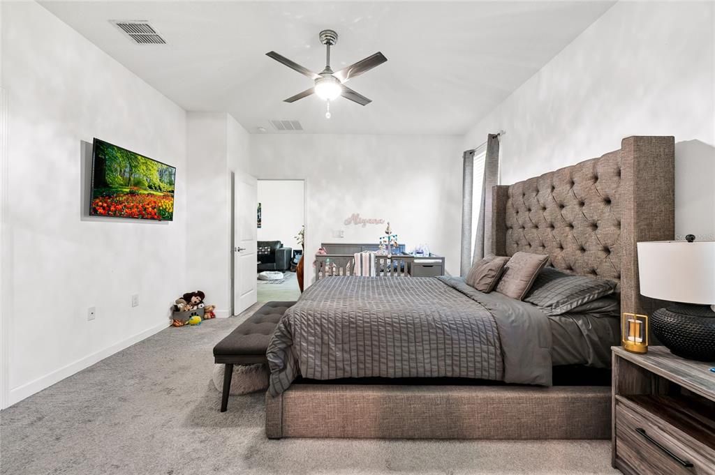 For Sale: $450,000 (3 beds, 2 baths, 1957 Square Feet)