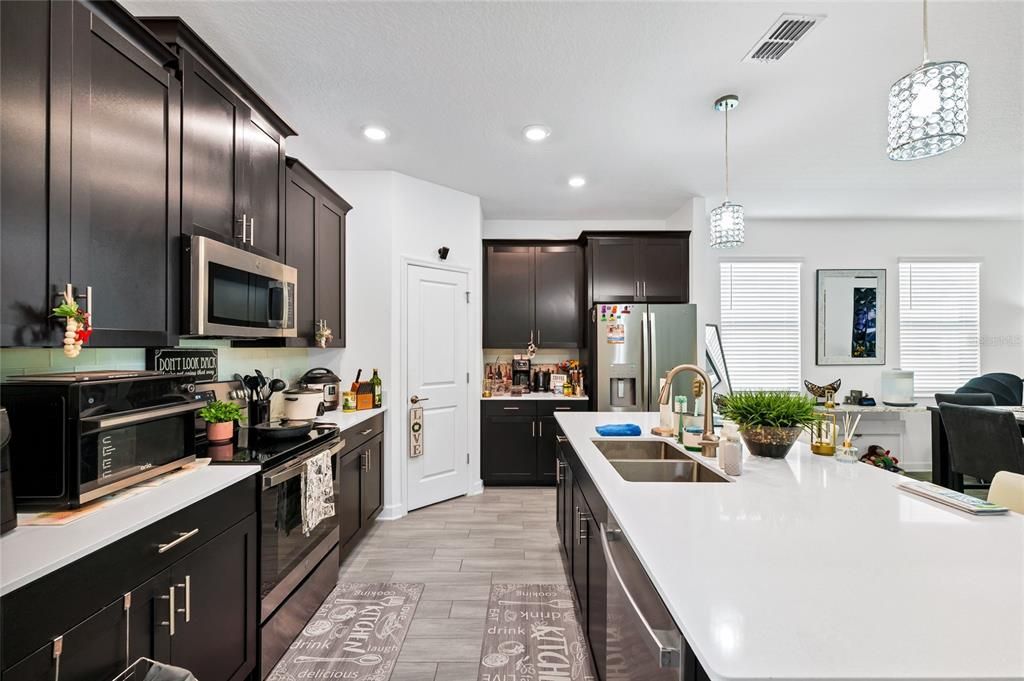 For Sale: $450,000 (3 beds, 2 baths, 1957 Square Feet)