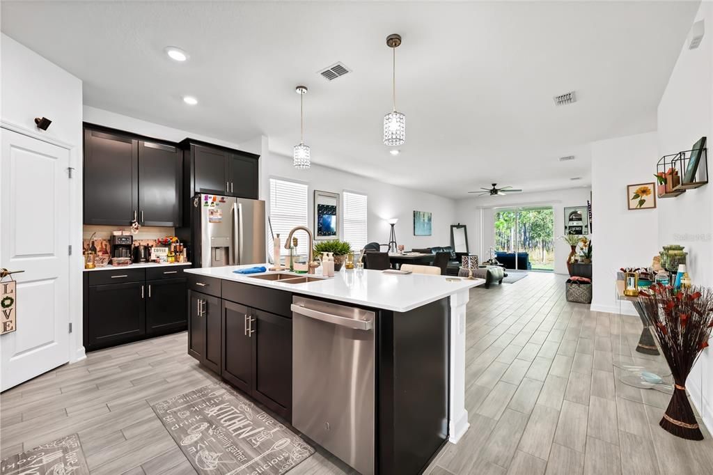 For Sale: $450,000 (3 beds, 2 baths, 1957 Square Feet)