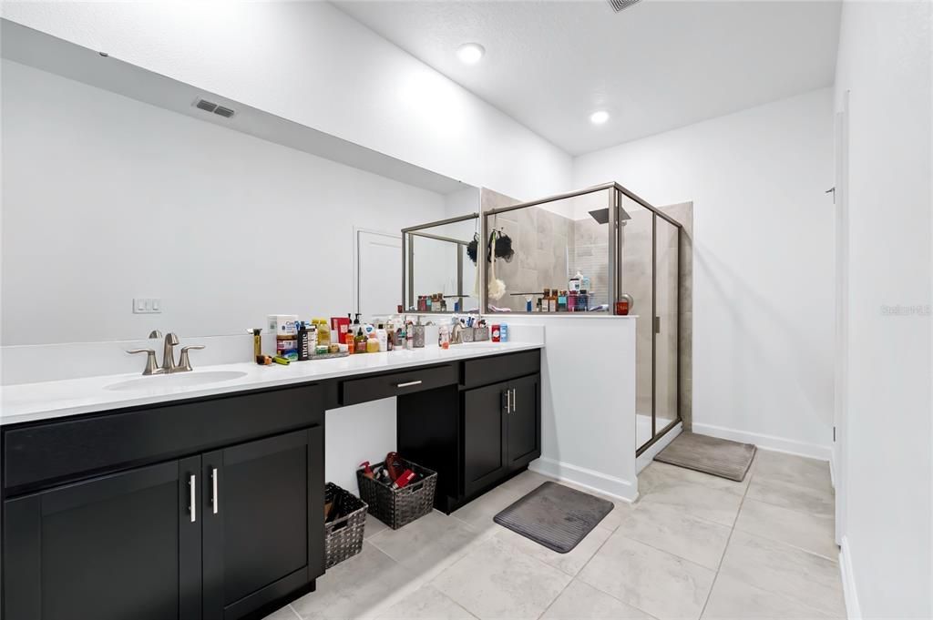 For Sale: $450,000 (3 beds, 2 baths, 1957 Square Feet)