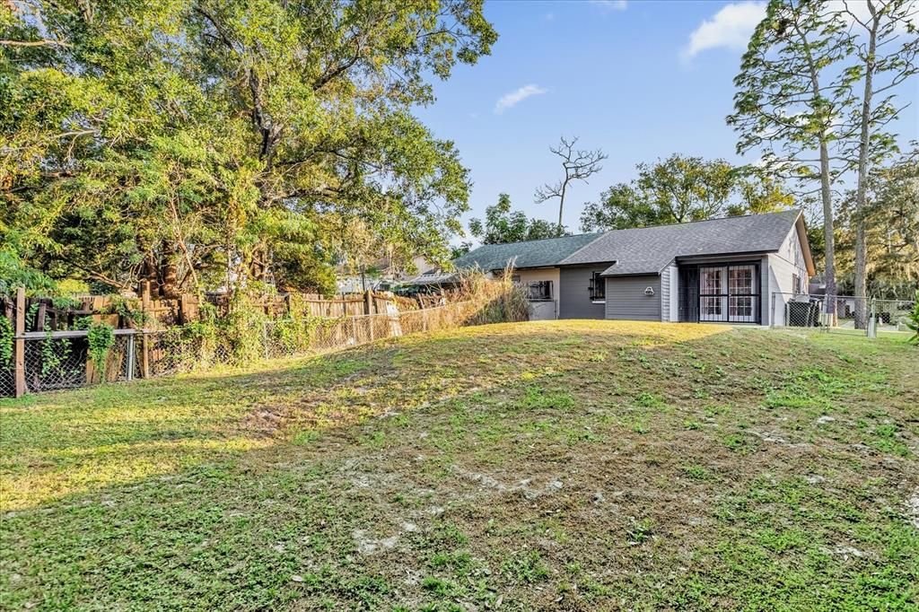 For Sale: $270,000 (2 beds, 2 baths, 852 Square Feet)