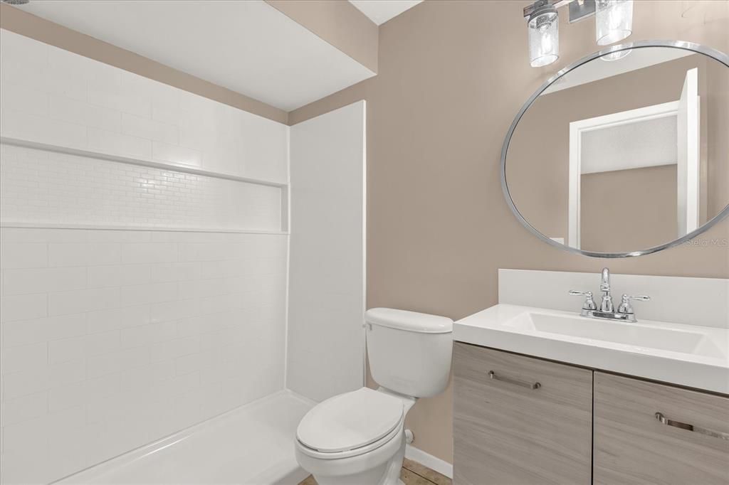 For Sale: $270,000 (2 beds, 2 baths, 852 Square Feet)