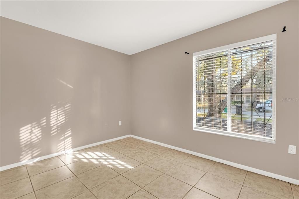 For Sale: $270,000 (2 beds, 2 baths, 852 Square Feet)