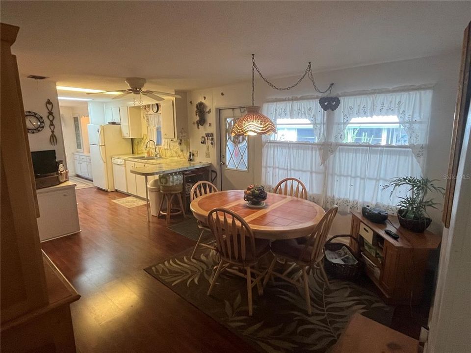 En Venta: $175,000 (2 camas, 2 baños, 1200 Pies cuadrados)