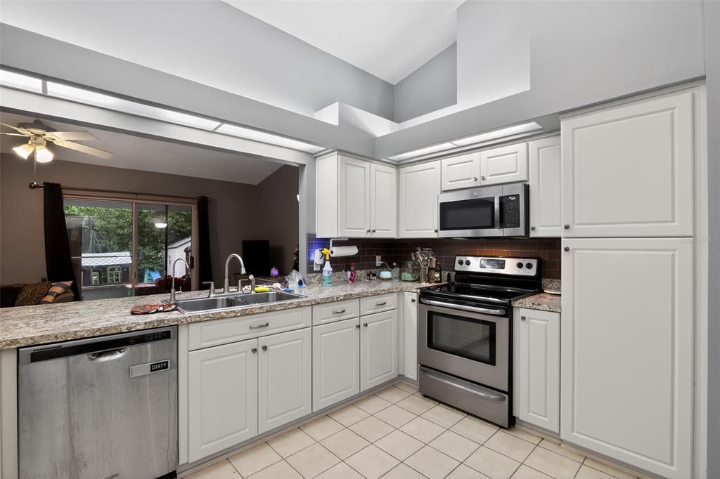 En Venta: $257,000 (3 camas, 2 baños, 1855 Pies cuadrados)