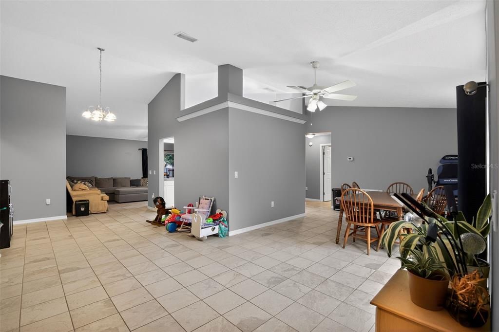 En Venta: $257,000 (3 camas, 2 baños, 1855 Pies cuadrados)