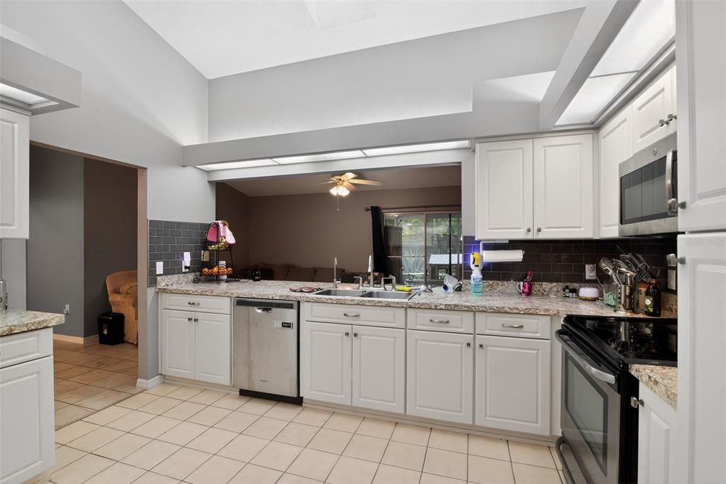 En Venta: $257,000 (3 camas, 2 baños, 1855 Pies cuadrados)