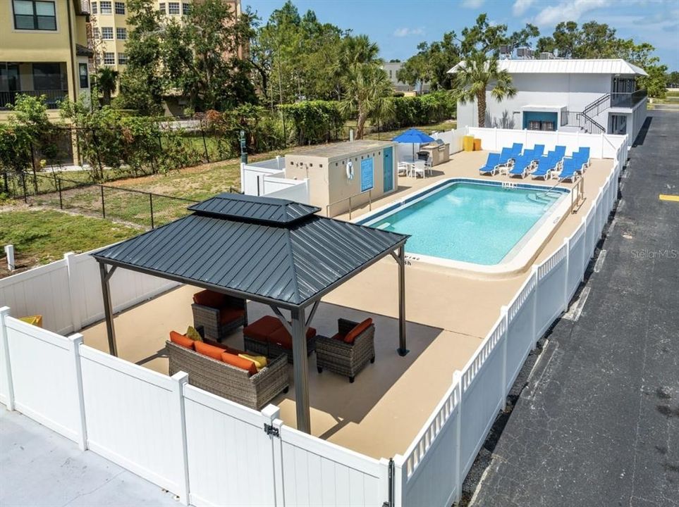 For Rent: $1,375 (1 beds, 1 baths, 565 Square Feet)