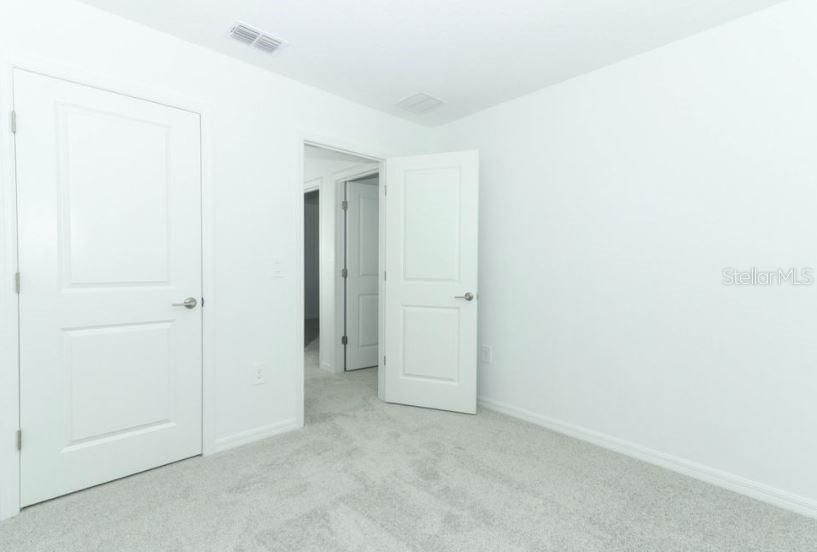 На продажу: $385,000 (5 спален, 3 ванн, 2516 Квадратных фут)