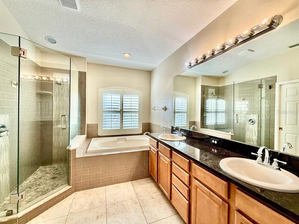 En Renta: $3,250 (4 camas, 2 baños, 3221 Pies cuadrados)