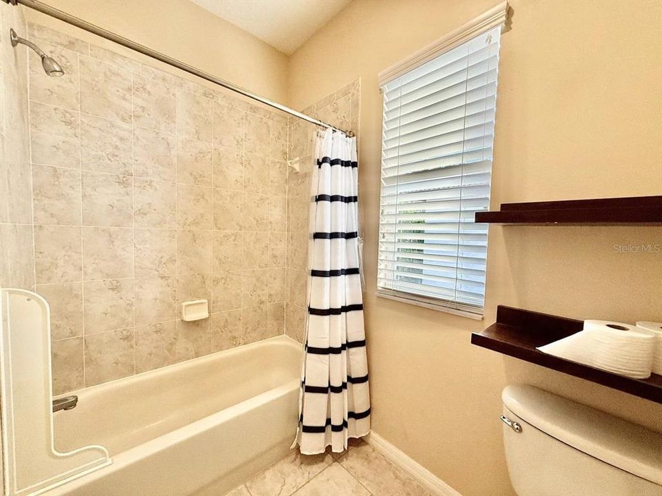 En Renta: $3,250 (4 camas, 2 baños, 3221 Pies cuadrados)