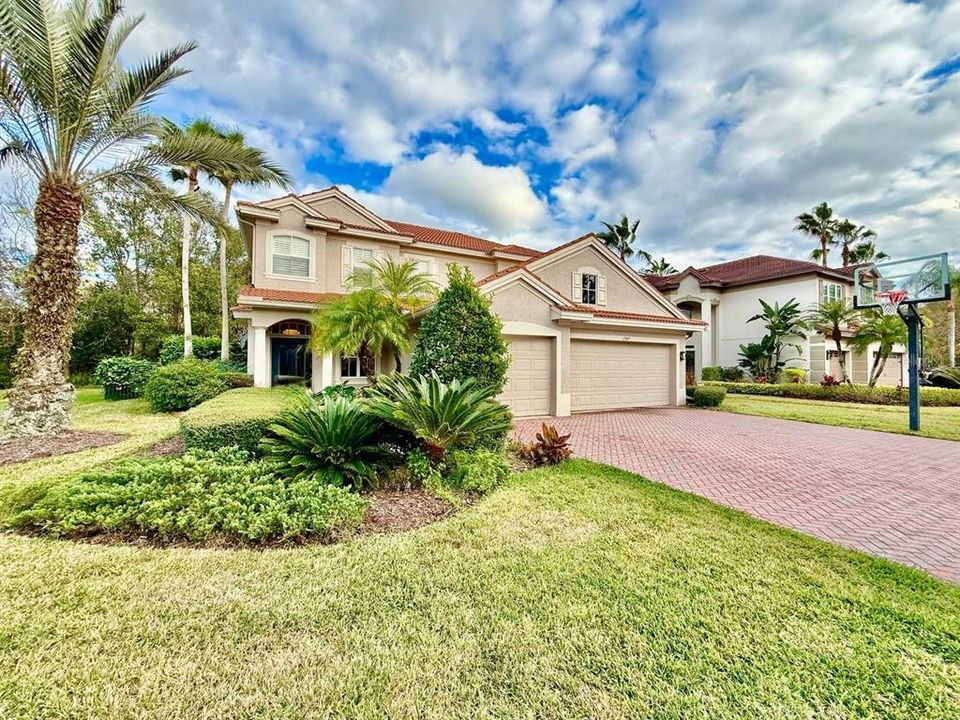 En Renta: $3,250 (4 camas, 2 baños, 3221 Pies cuadrados)