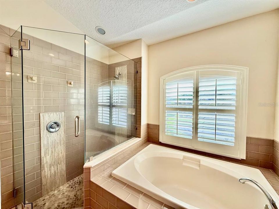 En Renta: $3,250 (4 camas, 2 baños, 3221 Pies cuadrados)