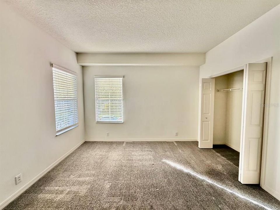 En Renta: $3,250 (4 camas, 2 baños, 3221 Pies cuadrados)