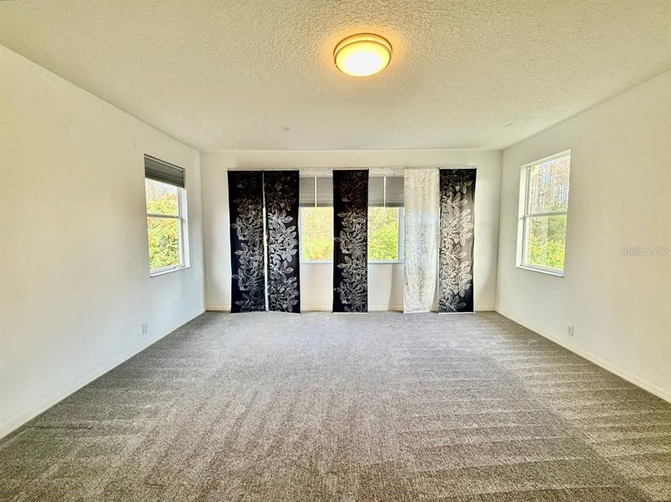 En Renta: $3,250 (4 camas, 2 baños, 3221 Pies cuadrados)