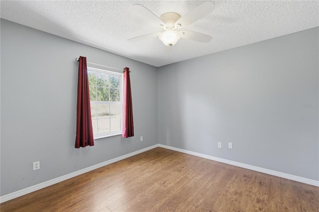 待售: $425,000 (3 贝兹, 2 浴室, 2002 平方英尺)