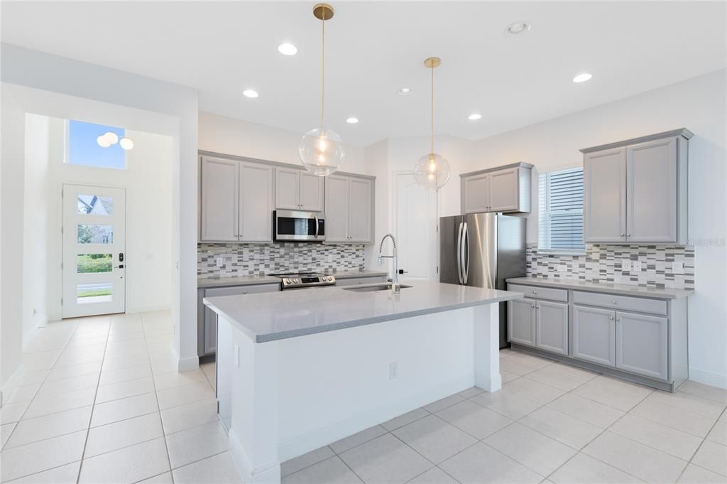 出租: $3,850 (4 贝兹, 3 浴室, 2054 平方英尺)