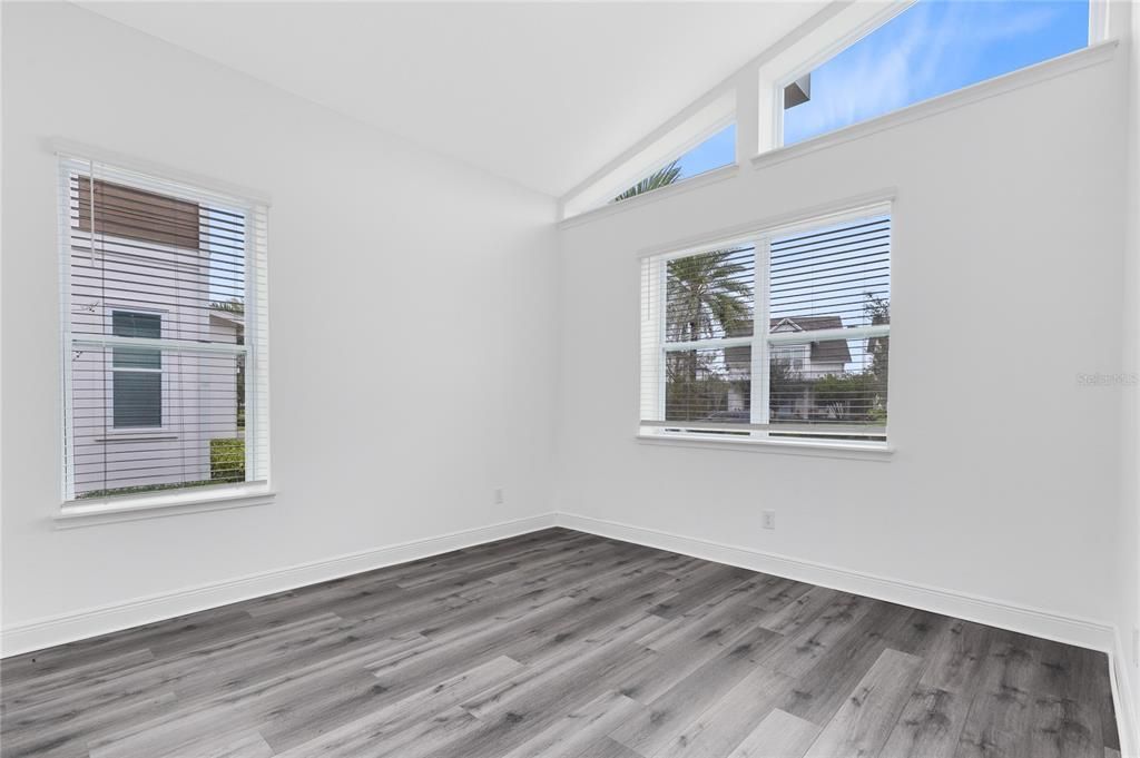 出租: $3,850 (4 贝兹, 3 浴室, 2054 平方英尺)