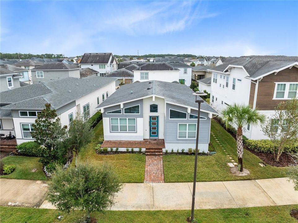 出租: $3,850 (4 贝兹, 3 浴室, 2054 平方英尺)