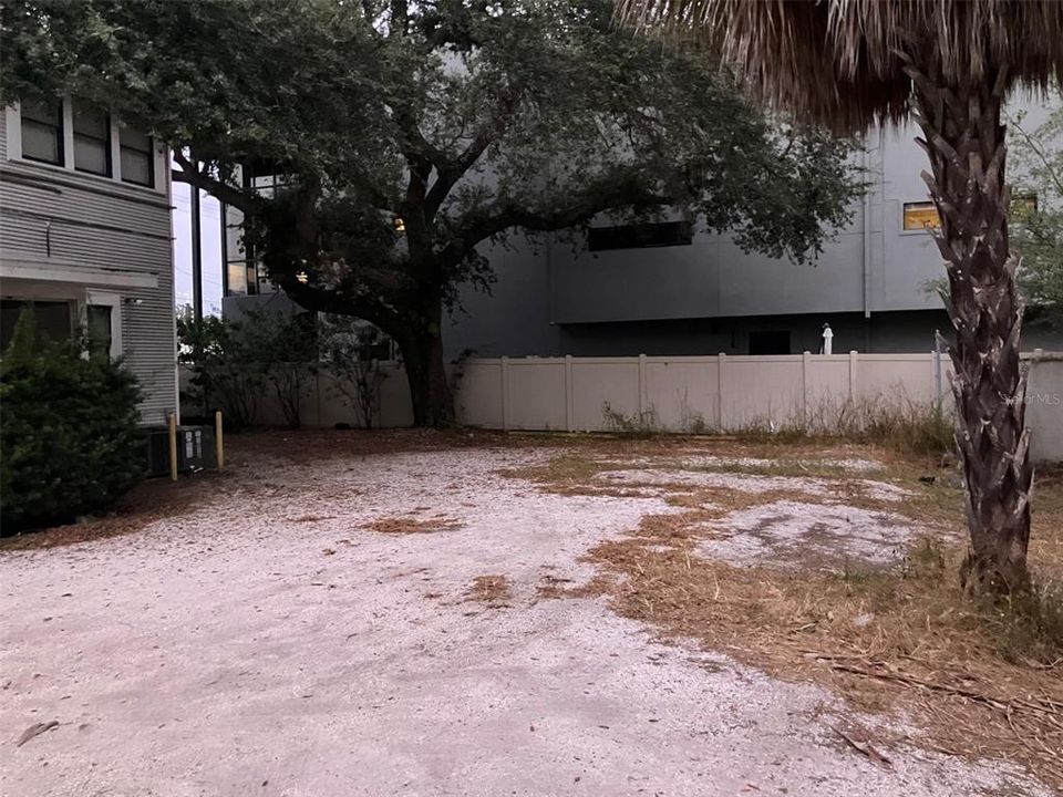 待售: $975,000 (0 贝兹, 0 浴室, 1946 平方英尺)