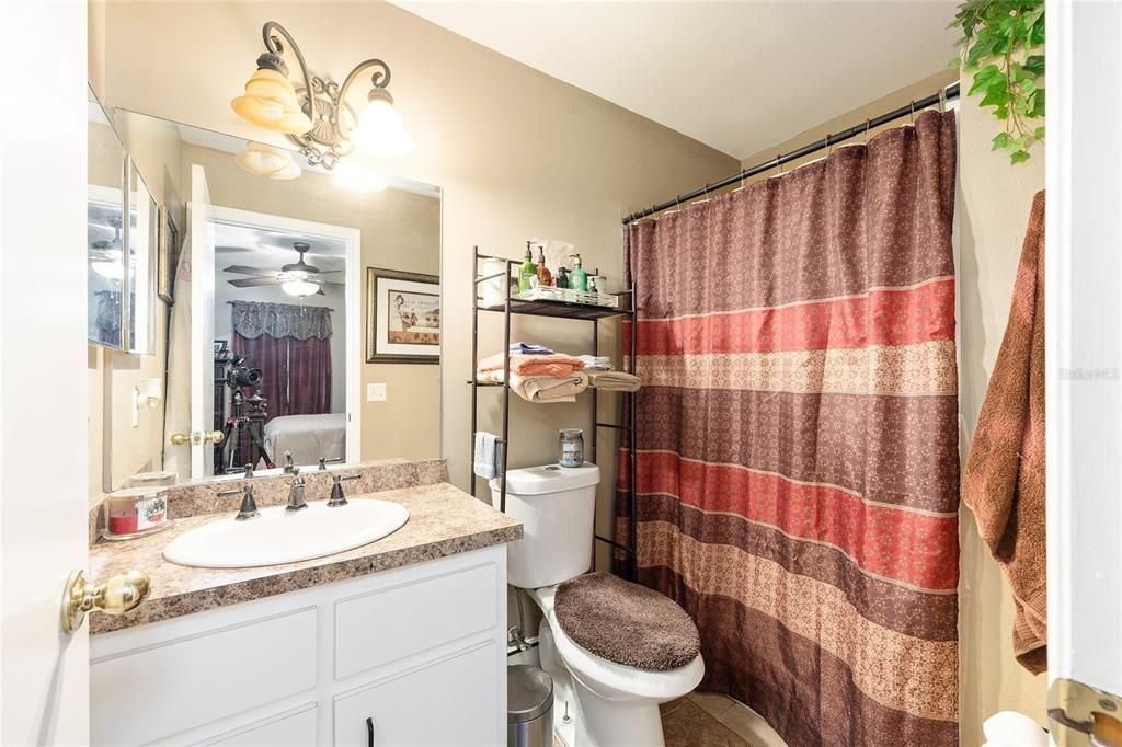 En Venta: $234,900 (3 camas, 2 baños, 1346 Pies cuadrados)