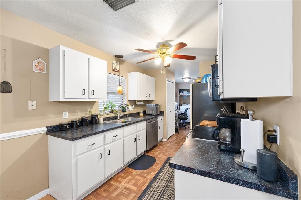 En Venta: $234,900 (3 camas, 2 baños, 1346 Pies cuadrados)