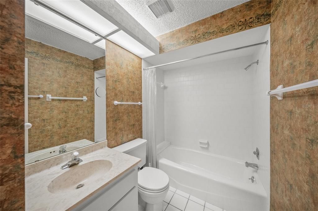 For Sale: $245,000 (3 beds, 2 baths, 1650 Square Feet)