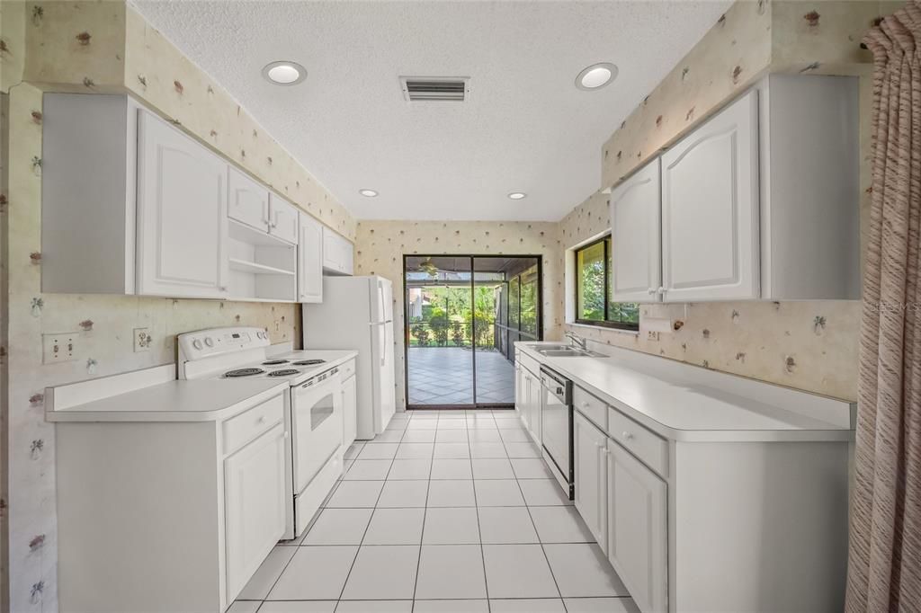 For Sale: $245,000 (3 beds, 2 baths, 1650 Square Feet)