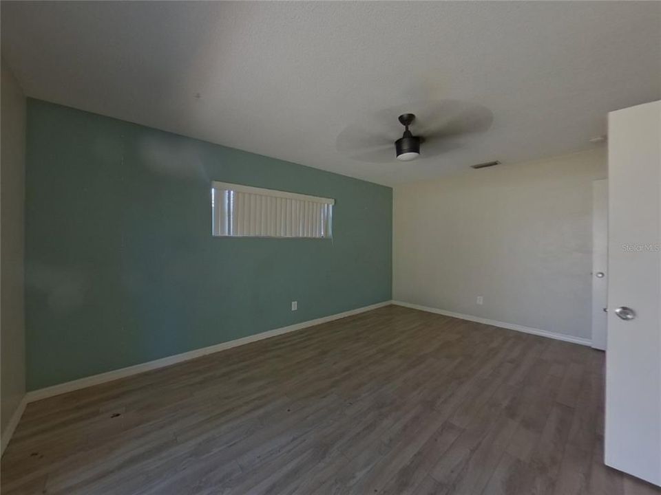 For Rent: $2,629 (4 beds, 2 baths, 2096 Square Feet)