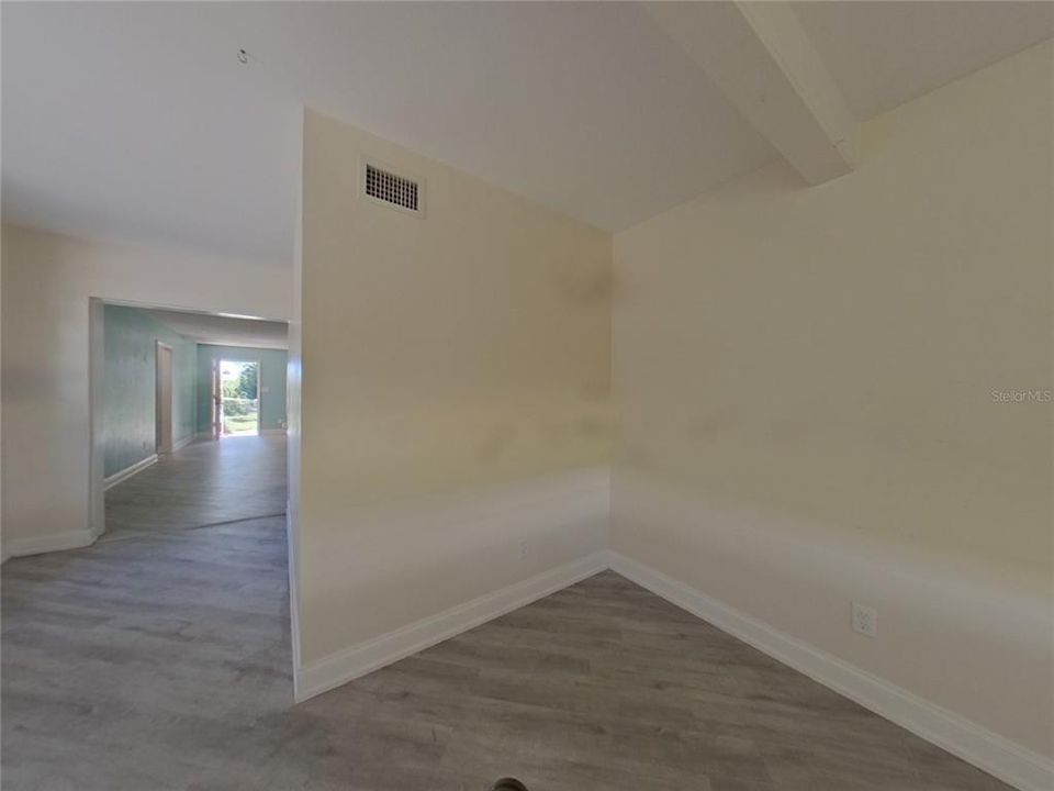 For Rent: $2,629 (4 beds, 2 baths, 2096 Square Feet)