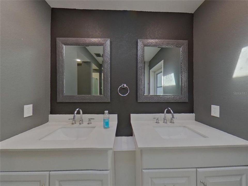 For Rent: $2,629 (4 beds, 2 baths, 2096 Square Feet)