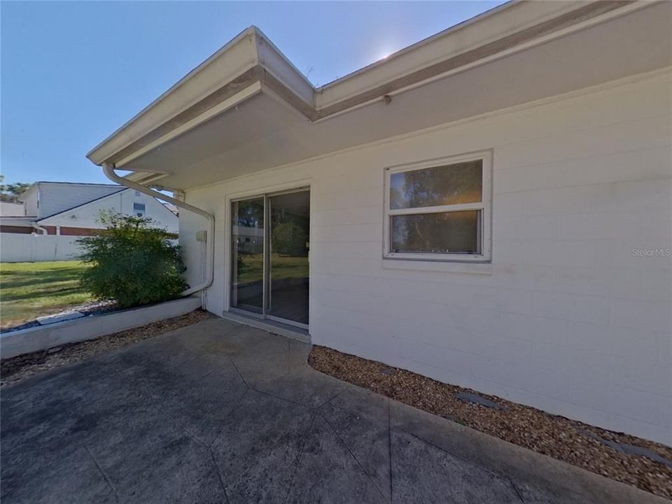 For Rent: $2,629 (4 beds, 2 baths, 2096 Square Feet)