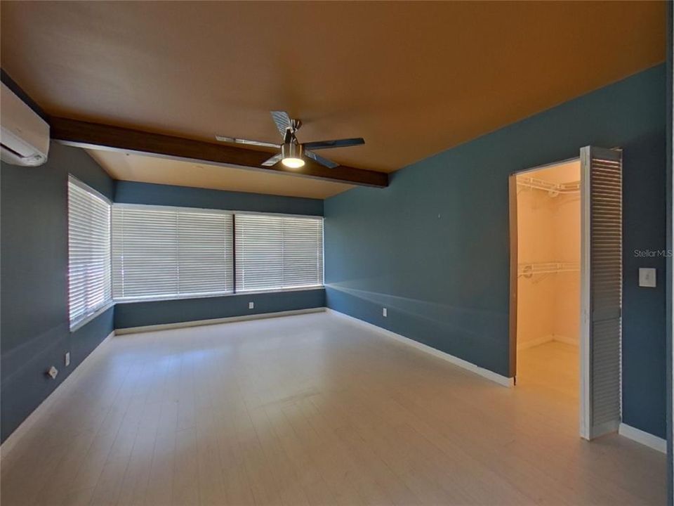 For Rent: $2,629 (4 beds, 2 baths, 2096 Square Feet)