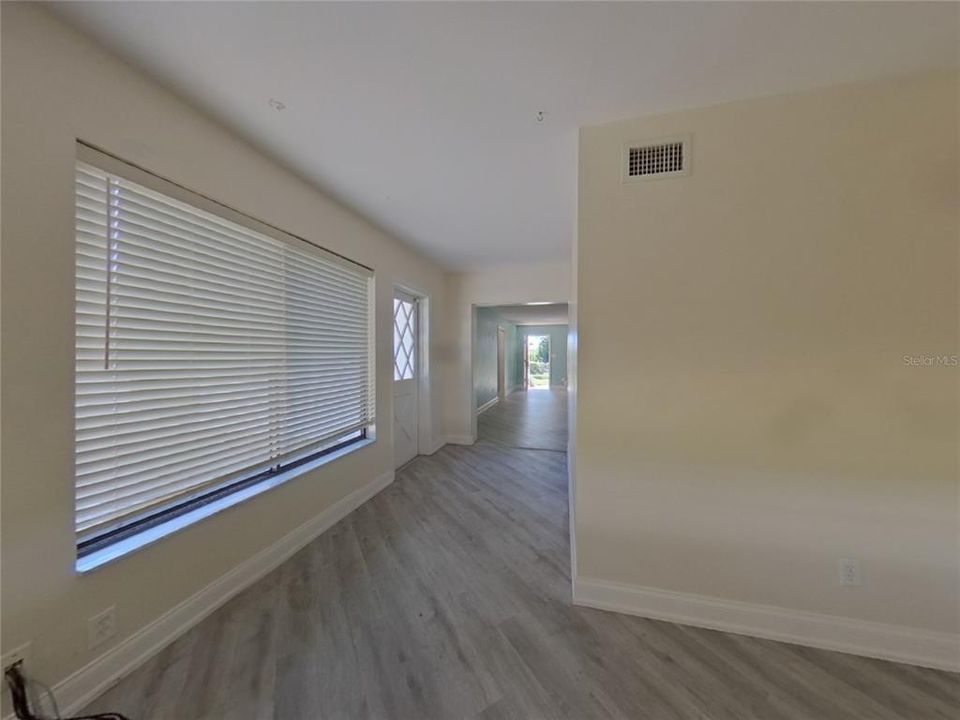 For Rent: $2,629 (4 beds, 2 baths, 2096 Square Feet)