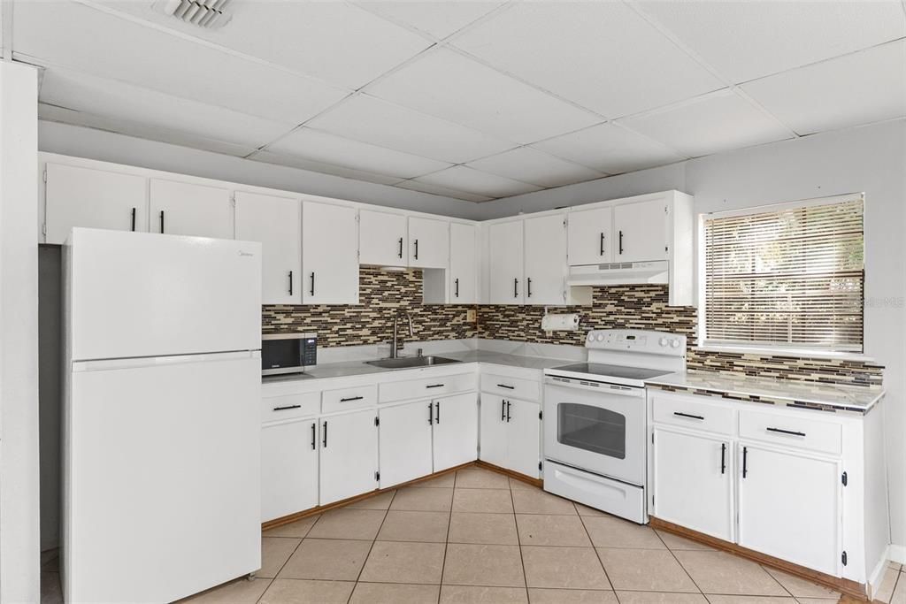 For Sale: $629,000 (11 beds, 0 baths, 4465 Square Feet)